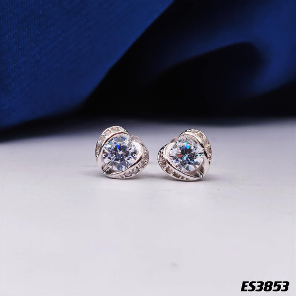 Hearted Diamond Stud Earrings 心形钻耳钉 ES3853
